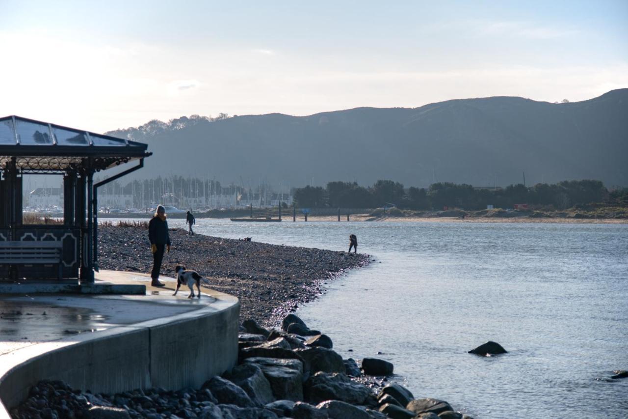 32 Deganwy Beach Екстер'єр фото